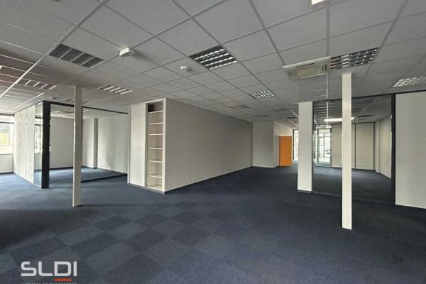 Commerces A LOUER - VILLEFRANCHE SUR SAONE - 235 m²