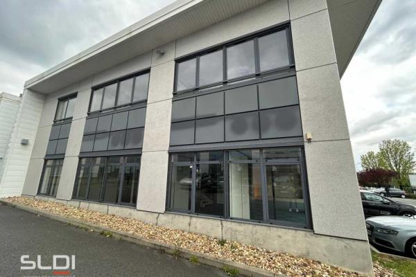 Commerces A LOUER - VILLEFRANCHE SUR SAONE - 235 m²