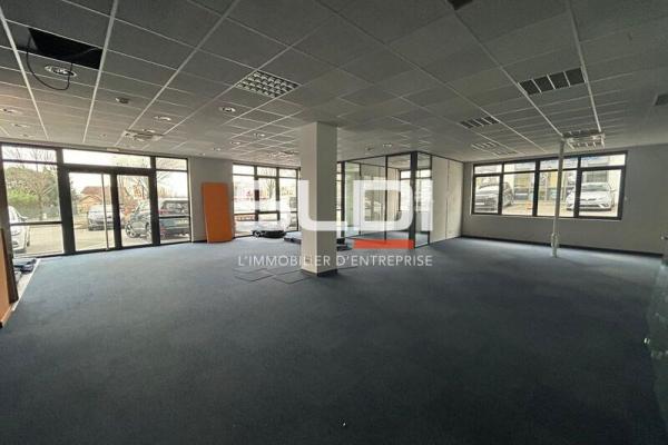 Commerces A LOUER - VILLEFRANCHE SUR SAONE - 235 m²