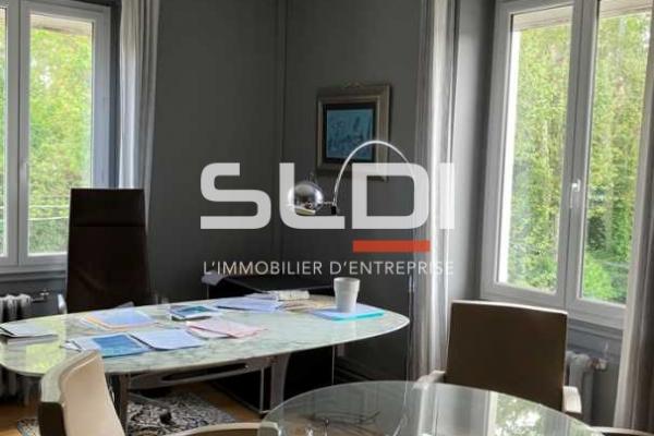 Bureaux A LOUER - FLEURIEU SUR SAONE - 200 m²