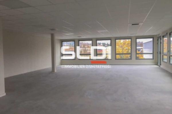 Bureaux A VENDRE OU A LOUER - DARDILLY - 204 m²