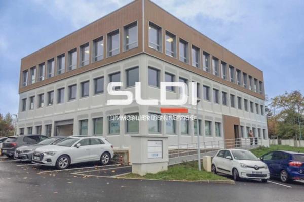 Bureaux A VENDRE OU A LOUER - DARDILLY - 204 m²