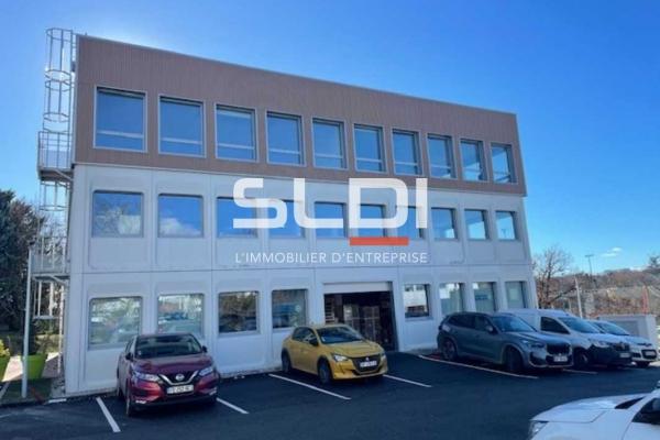 Bureaux A VENDRE OU A LOUER - DARDILLY - 204 m²