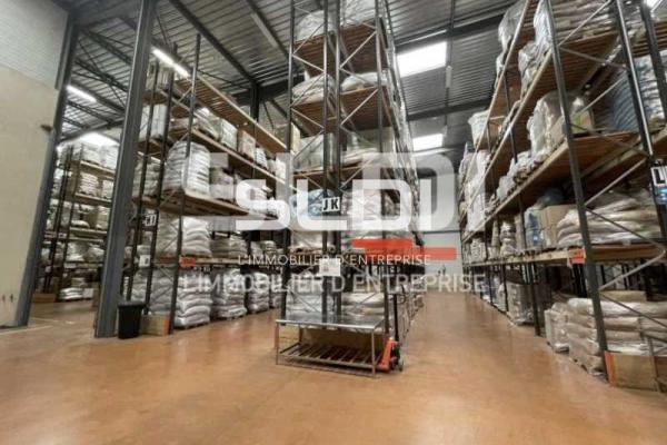 Locaux d'activités A LOUER - LOZANNE - 2 745 m²