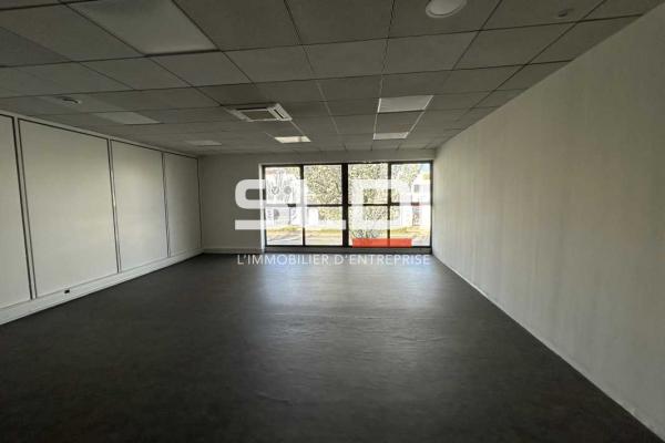 Bureaux A LOUER - LIMAS - 78 m²