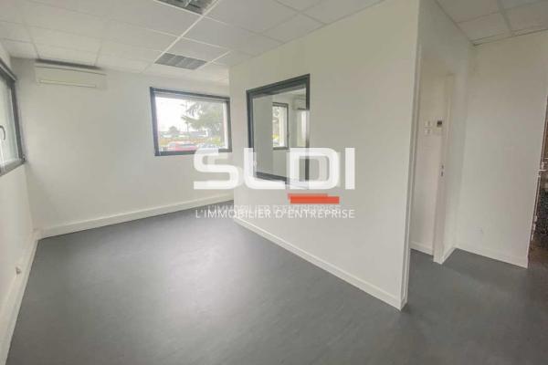 Bureaux A LOUER - RILLIEUX LA PAPE - 111 m²
