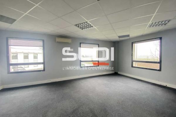 Bureaux A LOUER - RILLIEUX LA PAPE - 111 m²