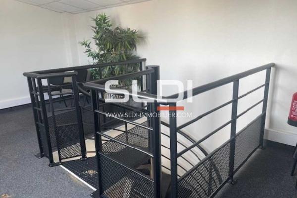 Bureaux A LOUER - CHASSIEU - 157 m²