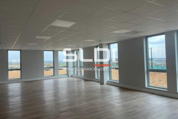 Bureaux A SOUS-LOUER - LA BOISSE - 972 m²