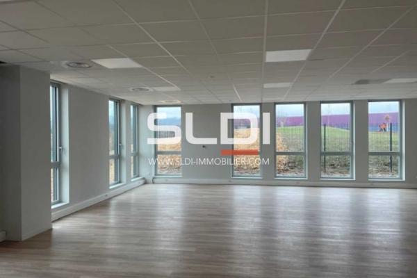 Bureaux A SOUS-LOUER - LA BOISSE - 972 m²