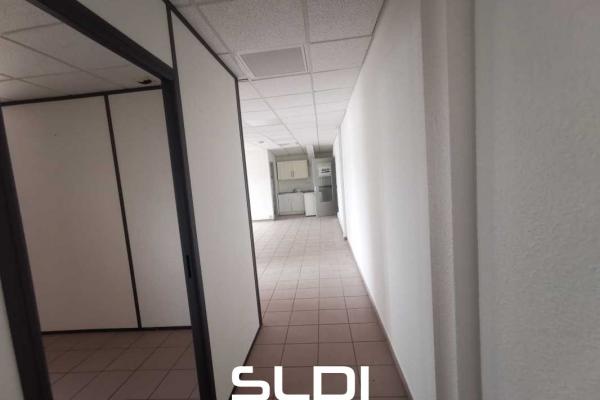 Bureaux A LOUER - SAINT PIERRE DE CHANDIEU - 140 m²