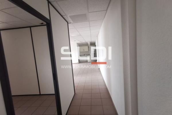 Bureaux A LOUER - SAINT PIERRE DE CHANDIEU - 140 m²