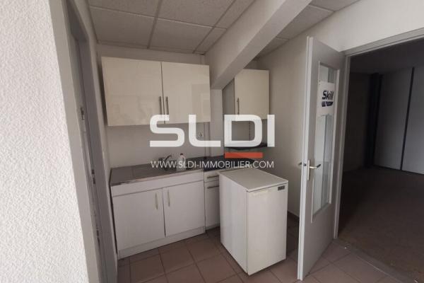 Bureaux A LOUER - SAINT PIERRE DE CHANDIEU - 140 m²