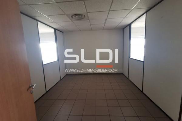Bureaux A LOUER - SAINT PIERRE DE CHANDIEU - 140 m²