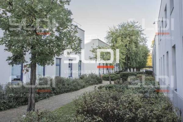 Locaux d'activités A LOUER - VILLEURBANNE - 385 m²