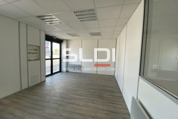 Locaux d'activités A LOUER - DAGNEUX - 565 m²