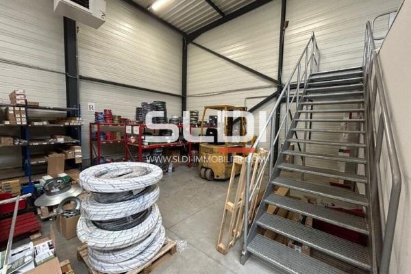 Locaux d'activités A LOUER - NEUVILLE SUR SAONE - 507 m²