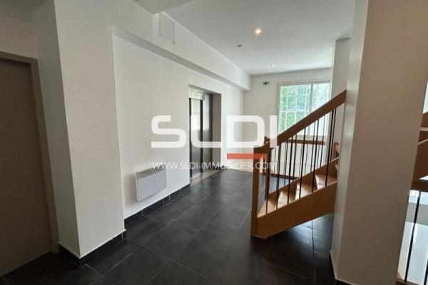 Bureaux A LOUER - NEUVILLE SUR SAONE - 681 m²
