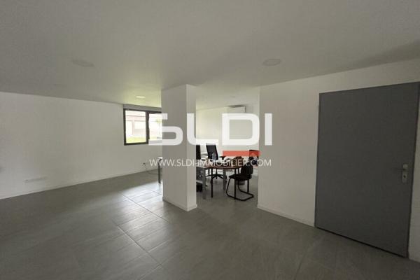 Commerces A LOUER - JASSANS RIOTTIER - 224 m²