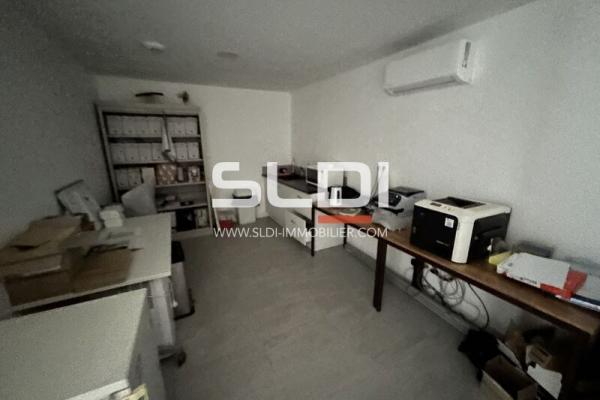 Commerces A LOUER - JASSANS RIOTTIER - 224 m²