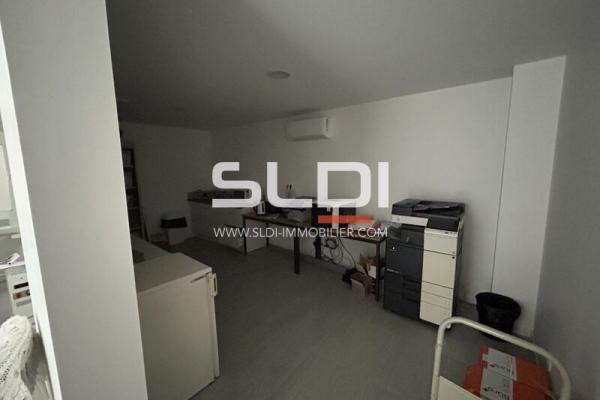 Commerces A LOUER - JASSANS RIOTTIER - 224 m²