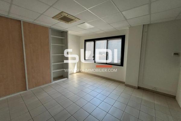 Bureaux A LOUER - LIMAS - 79 m²