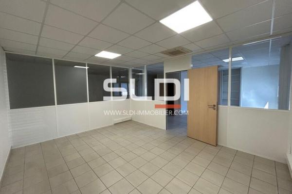 Bureaux A LOUER - LIMAS - 79 m²