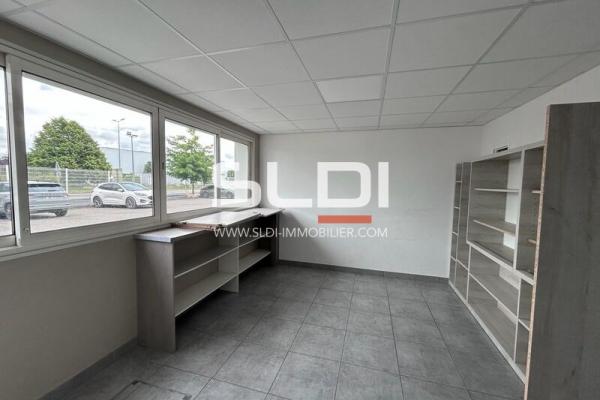 Locaux d'activités A LOUER - REYRIEUX - 3 001 m²