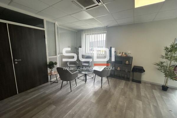 Locaux d'activités A LOUER - REYRIEUX - 3 001 m²