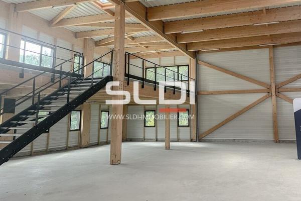 Locaux d'activités A VENDRE OU A LOUER - TARARE - 2 741 m²