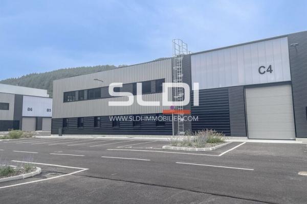 Locaux d'activités A VENDRE OU A LOUER - TARARE - 2 741 m²