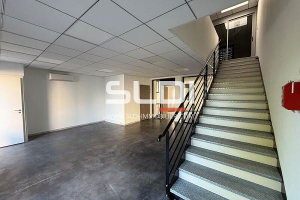 Locaux d'activités A VENDRE - SAINT LAURENT DE MURE - 150 m²