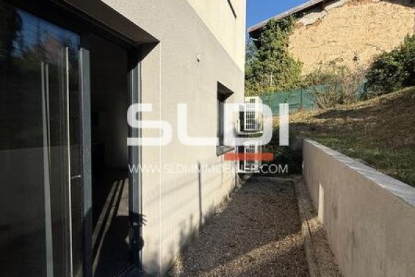 Locaux d'activités A VENDRE - SAINT LAURENT DE MURE - 150 m²
