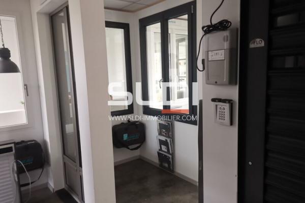 Locaux d'activités A VENDRE - SAINT LAURENT DE MURE - 150 m²