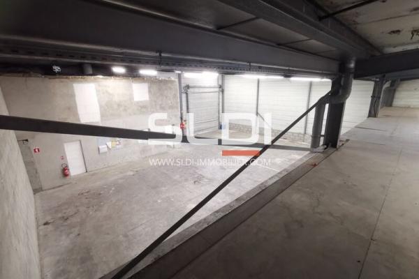 Locaux d'activités A LOUER - TOUSSIEU - 750 m²