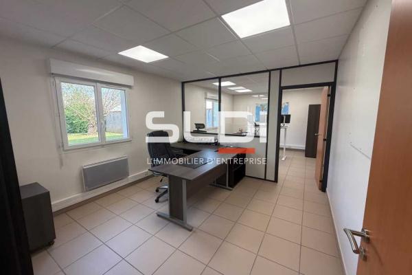 Bureaux A LOUER - TOUSSIEU - 187 m²