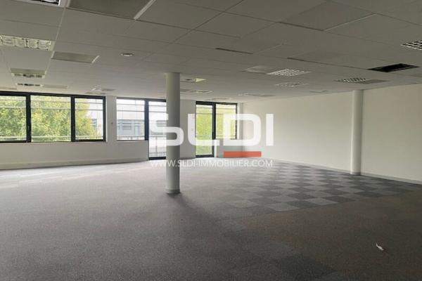 Bureaux A LOUER - SAINT PRIEST - 318 m²