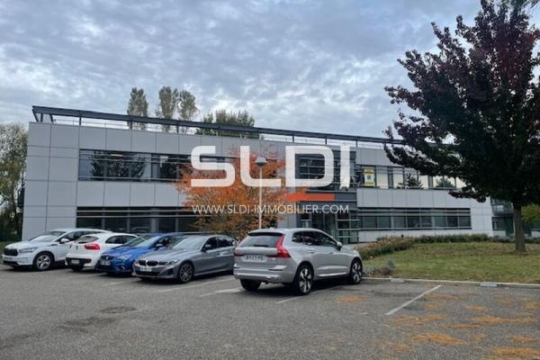 Bureaux A LOUER - SAINT PRIEST - 318 m²