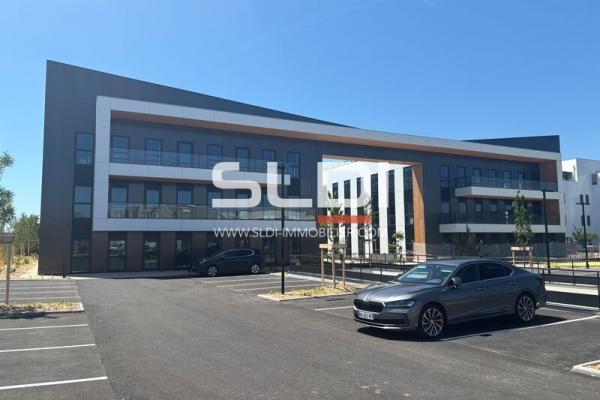 Commerces A VENDRE OU A LOUER - GENAS - 1 478 m²