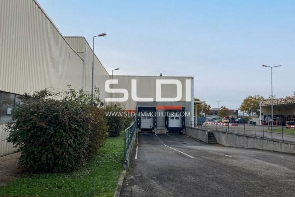 Locaux d'activités A LOUER - VENISSIEUX - 1 973 m²