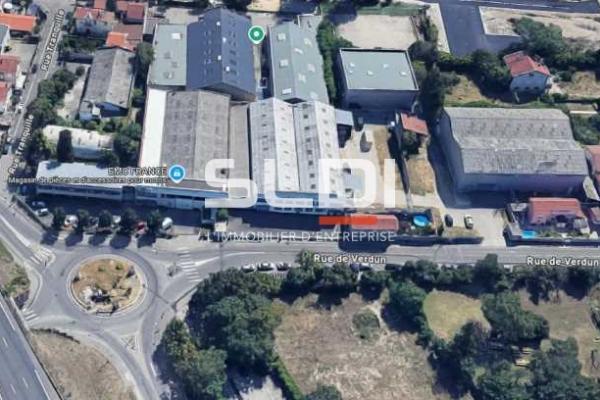 Locaux d'activités A LOUER - VILLEURBANNE - 2 306 m²