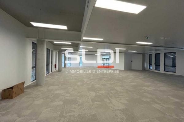 Bureaux A LOUER - LIMONEST - 3 448 m²