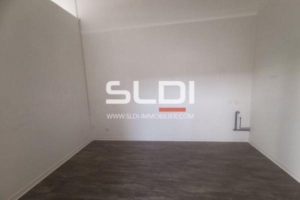 Commerces A LOUER - BOURGOIN JALLIEU - 127 m²