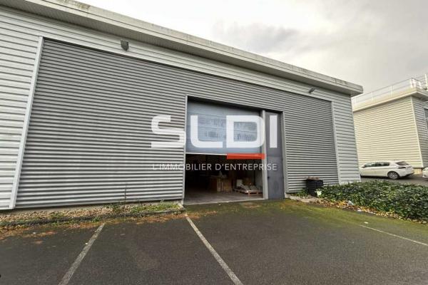 Activités A LOUER - VILLEFRANCHE SUR SAONE - 860 m²