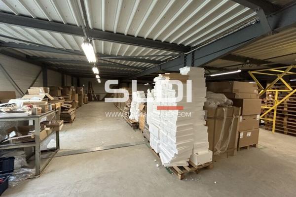 Locaux d'activités A LOUER - VILLEFRANCHE SUR SAONE - 860 m²