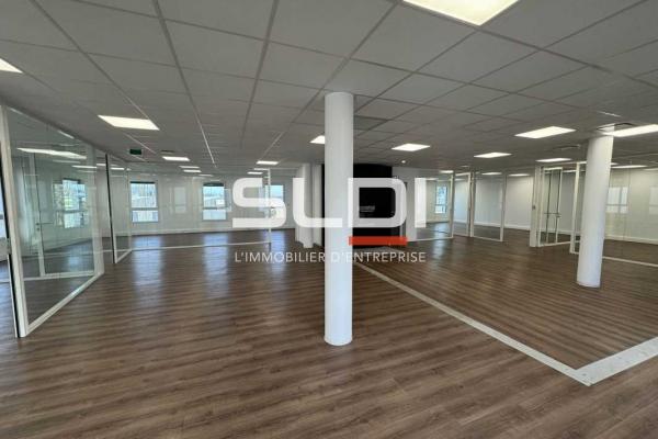 Bureaux A VENDRE OU A LOUER - DARDILLY - 248 m²