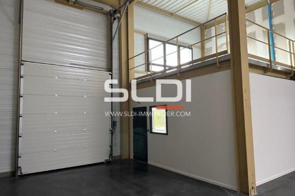 Locaux d'activités A VENDRE OU A LOUER - BOURGOIN JALLIEU - 234 m²