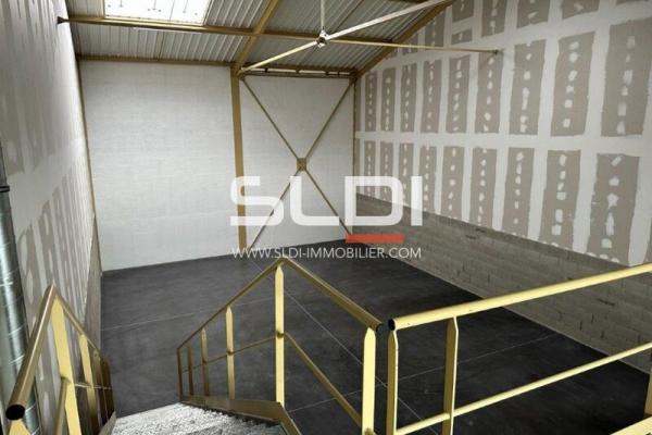 Locaux d'activités A VENDRE OU A LOUER - BOURGOIN JALLIEU - 234 m²