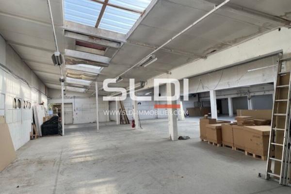 Locaux d'activités A LOUER - VILLEURBANNE - 800 m²