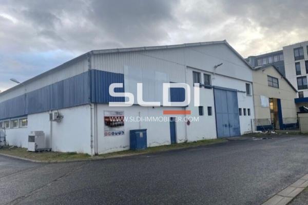 Locaux d'activités A LOUER - VILLEURBANNE - 1 212 m²